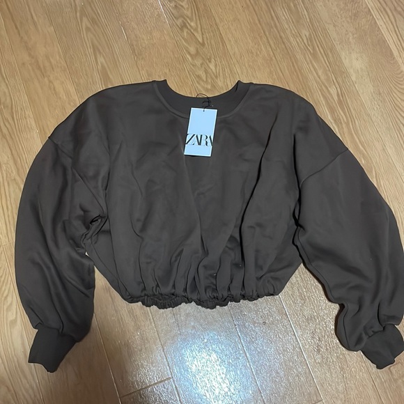 Zara Tops - Sweatshirt